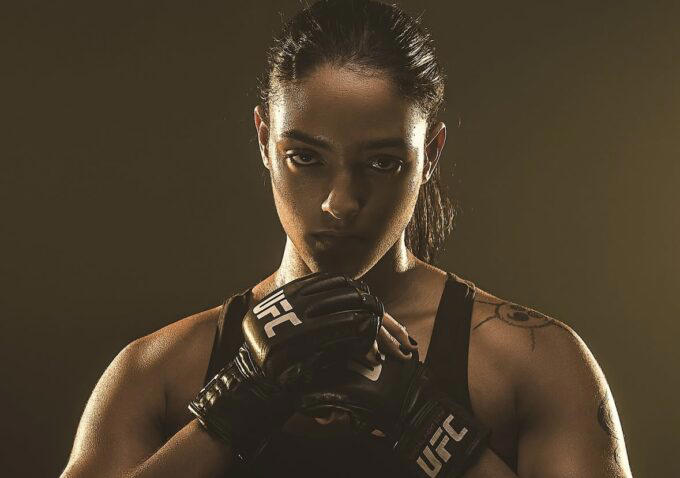 Alice Pereira: jovem baiana estreia no UFC e faz história