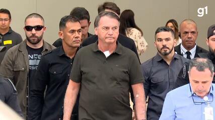 Bolsonaro deixa hospital após procedimento médico em Brasília