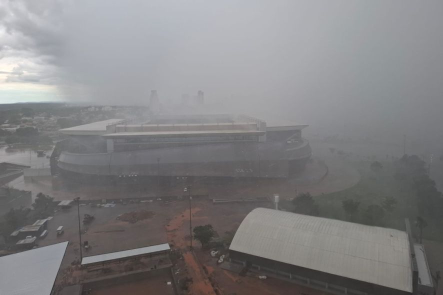 Cuiabá: tempestade de areia seguida por chuva intensa surpreende moradores