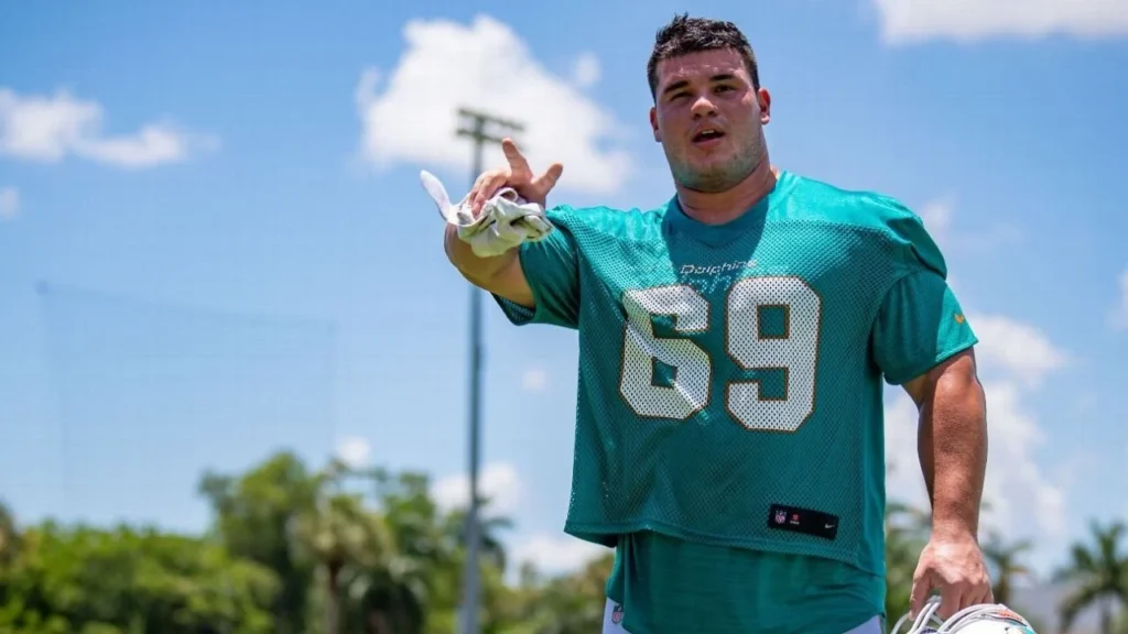 Atleta de MT na NFL: A jornada de fé e superação para o topo
