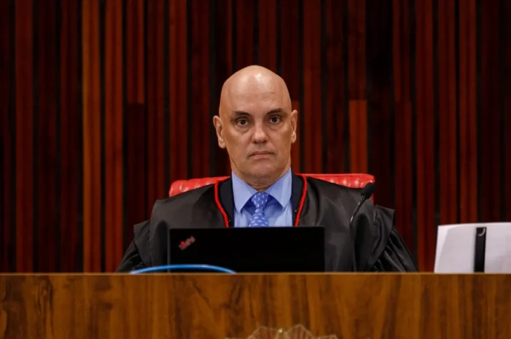 Alexandre de Moraes alerta sobre populismo digital extremista