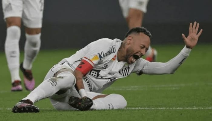 Neymar: lesão preocupa Santos e técnico Vojvoda