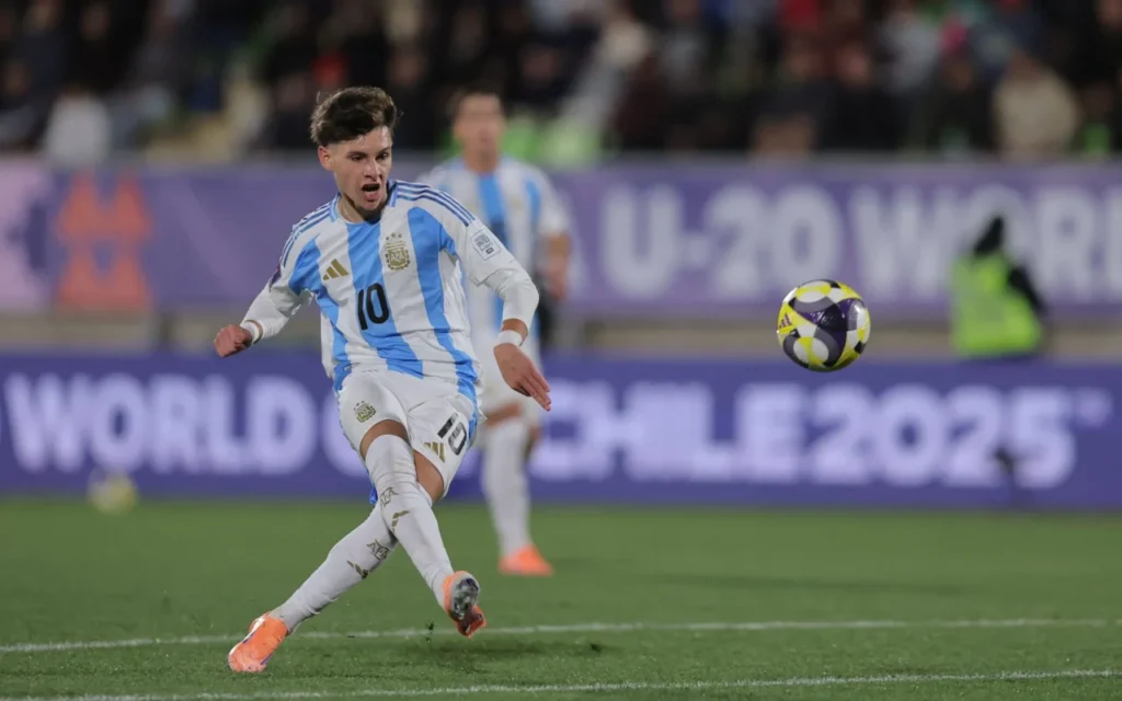 Álvaro Montoro: meia do Botafogo sai lesionado em jogo da Seleção Sub-20
