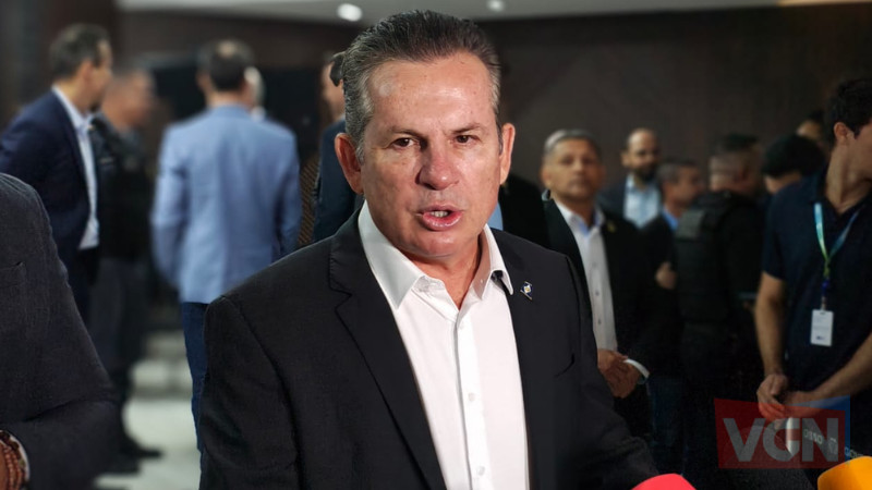 Estudante cobra melhorias em escola e governador reage em evento
