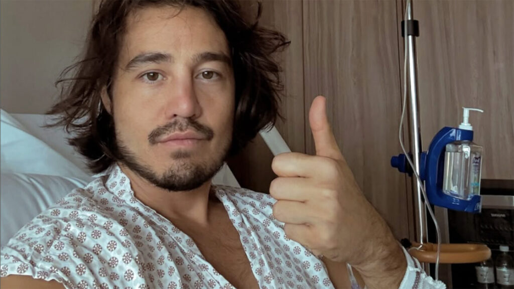 Tiago Iorc: cantor internado por crise de hérnia de disco cervical