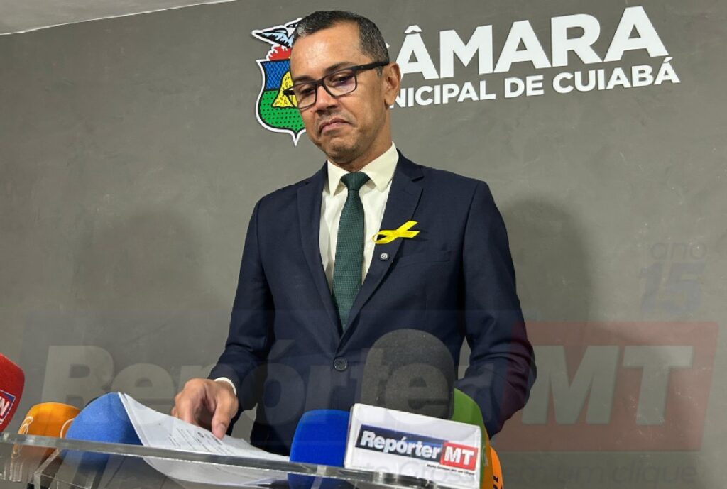 Vereador publica post com comandos de IA e vira meme
