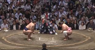 Sumô: lutador japonês vence com golpe raríssimo no Natsu Basho
