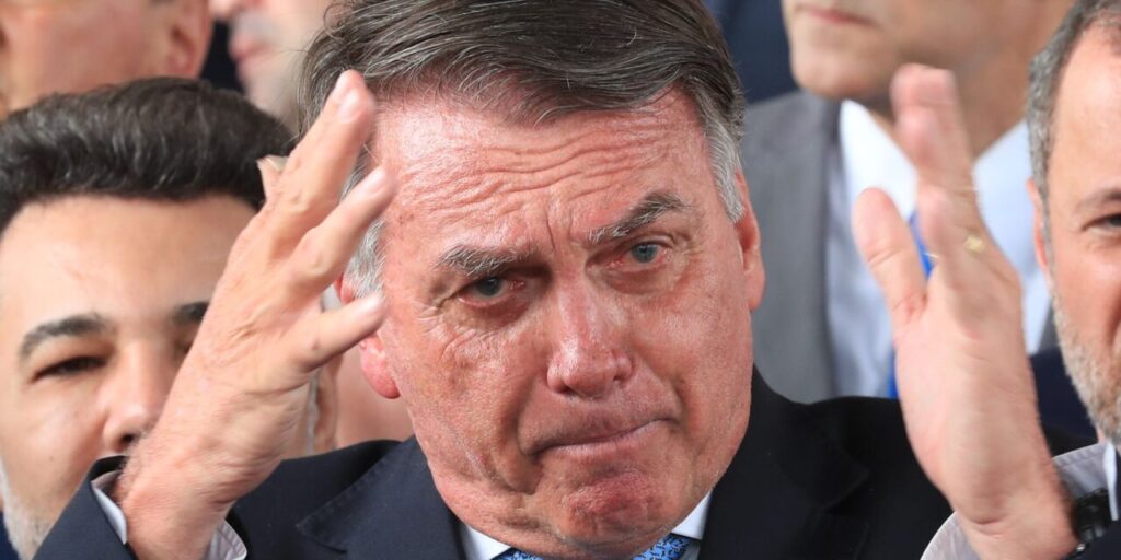 Bolsonaro e aliados recorrem ao STF para reverter condenações