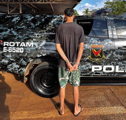 Rotam prende homem com 13 porções de maconha em Cáceres
