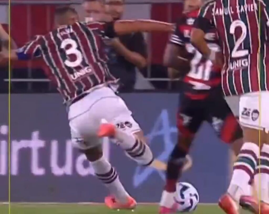 Arbitragem de futebol: PC de Oliveira explica lance polêmico