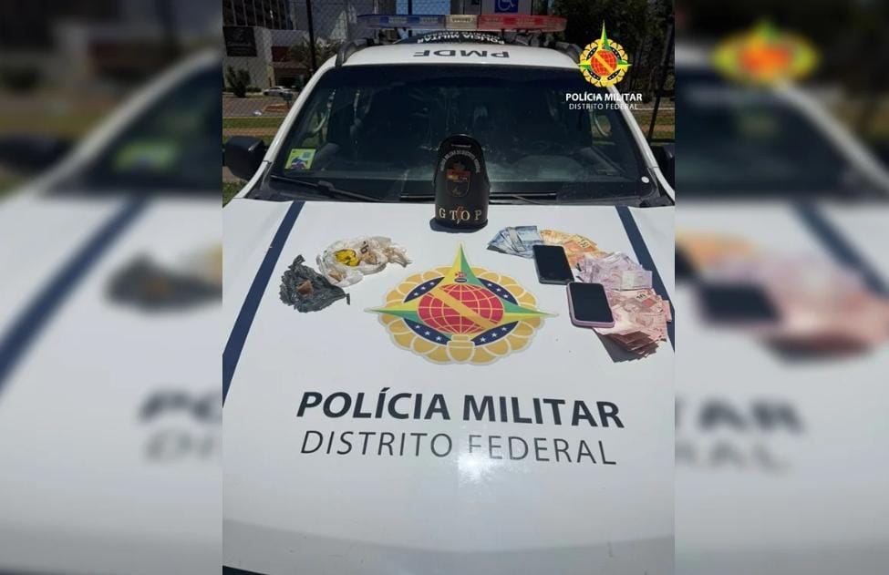 Mulher joga bolsa com crack no lago durante abordagem policial