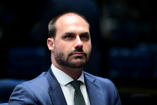STF torna Eduardo Bolsonaro réu por coação; entenda o caso