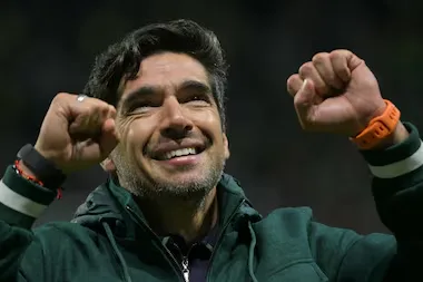 Abel Ferreira confirma permanência no Palmeiras até 2026