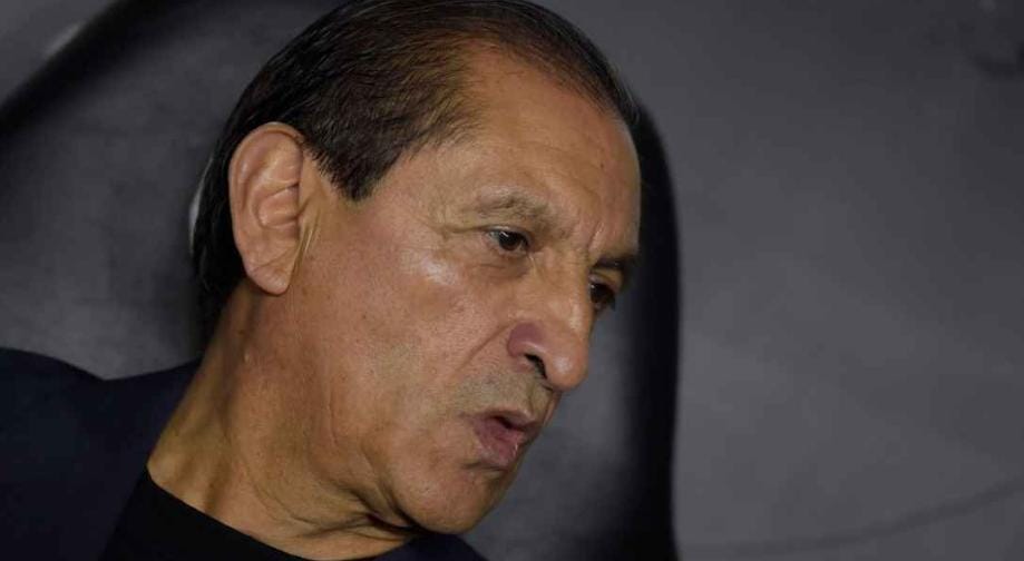 Internacional: presidente lamenta derrota e mantém técnico