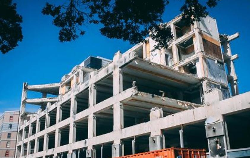 Justiça condena construtora por obra parada em Cuiabá