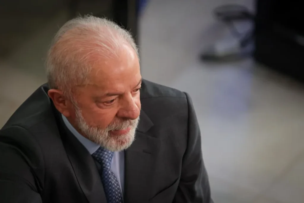 Lula discute segurança e articulação política com ministros