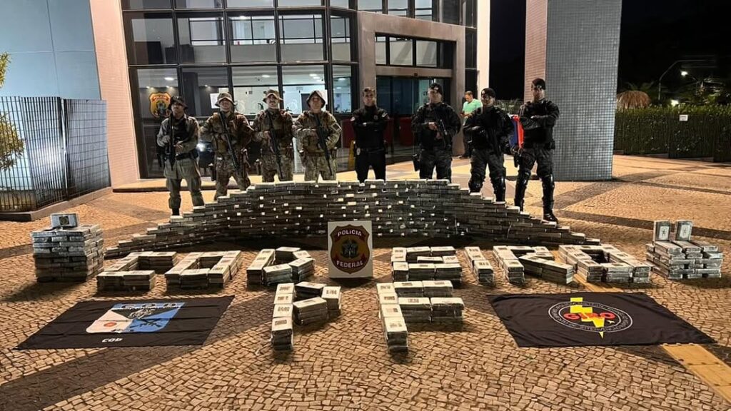 Megaoperação apreende 530 kg de cocaína em caminhão