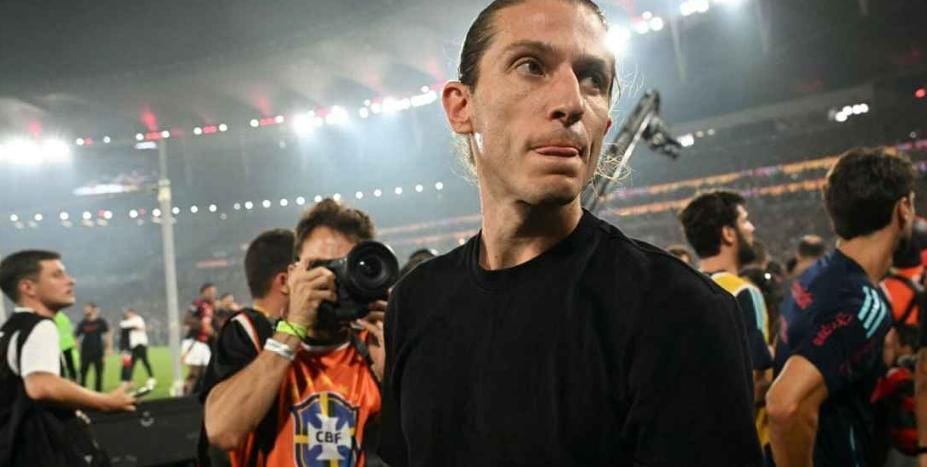 Filipe Luís quer renovar com o Flamengo, mas futuro é incerto