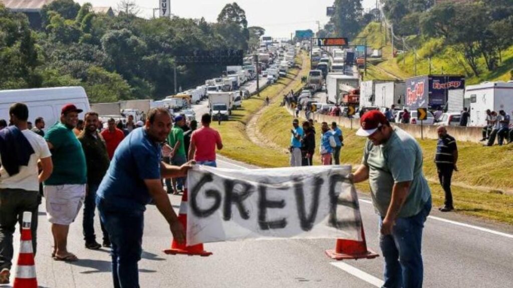 Caminhoneiros: paralisação nacional em debate no Pantanal