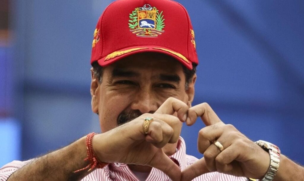 Maduro brinca com inglês e cria "Madurolingo" em meio a tensões