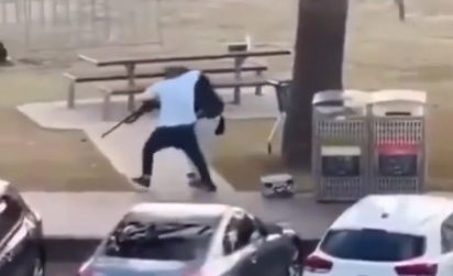 Homem desarma atirador em ataque na praia de Bondi, Sydney