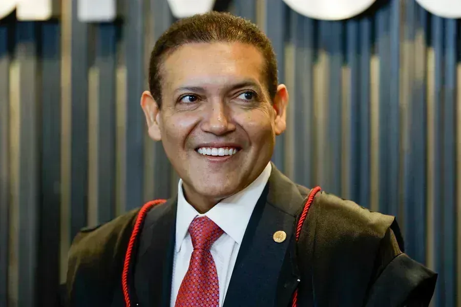 TSE troca comando e terá Nunes Marques na p… e repercute entre lideranças e mora em destaque