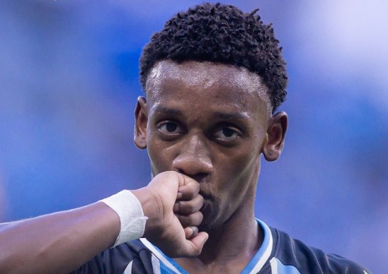 Grêmio vence Coritiba com gol de jovem promessa e manté… e repercute entre torce em destaque