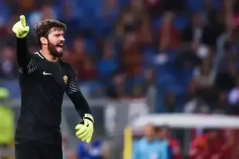 Alisson acena positivamente para ida à Juventus, mas e repercute entre torcedore em destaque