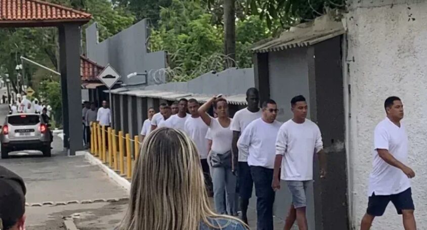 Vídeo mostra saída de detentos para “saidinha” de Dia das Mães e reacende debate em destaque