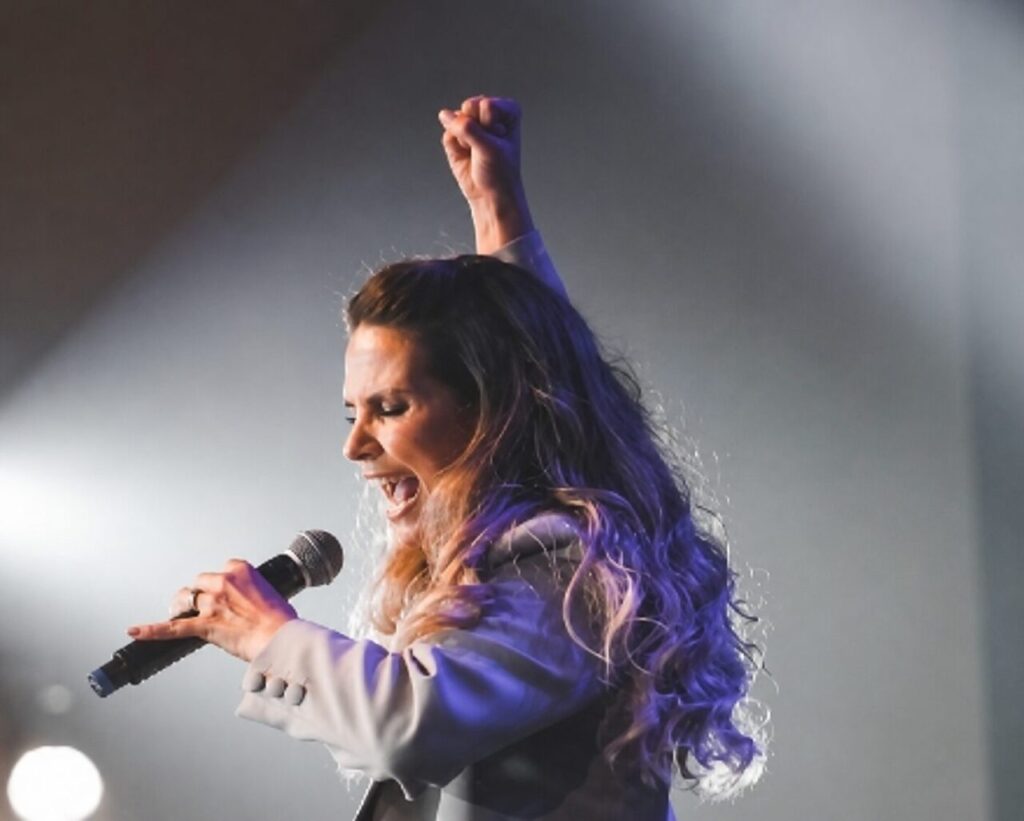 Aline Barros show Sorriso Dia da Paz em destaque