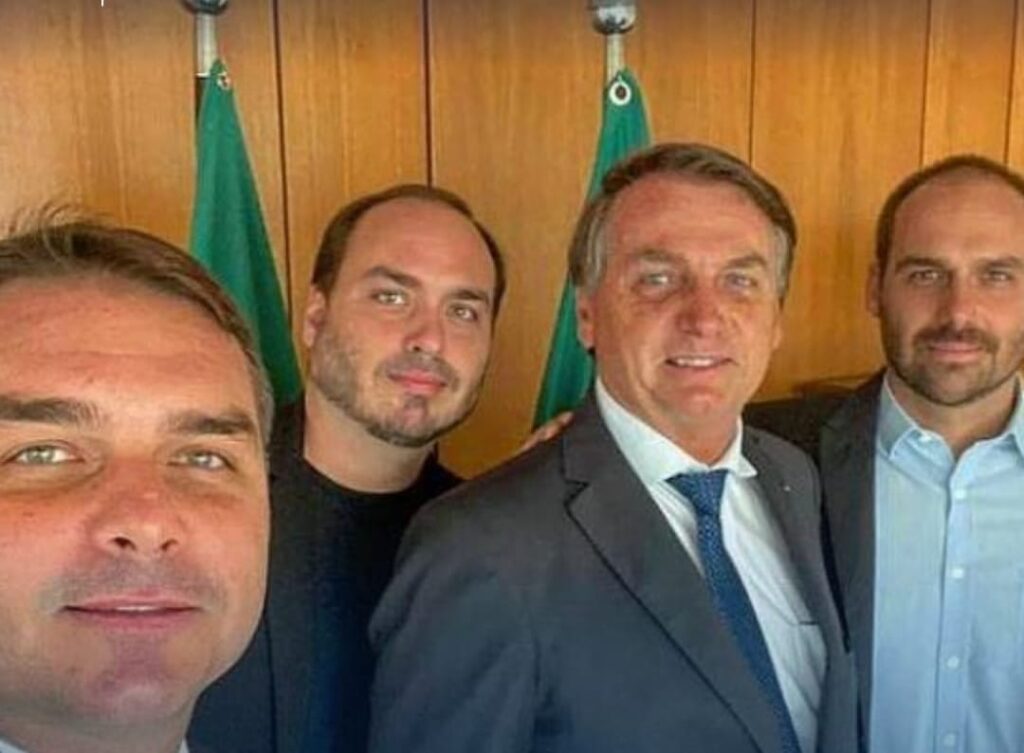 família Bolsonaro vínculos milícias debate Rio de Janeiro em destaque