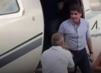 medo e pânico em voo com ACM Neto em destaque