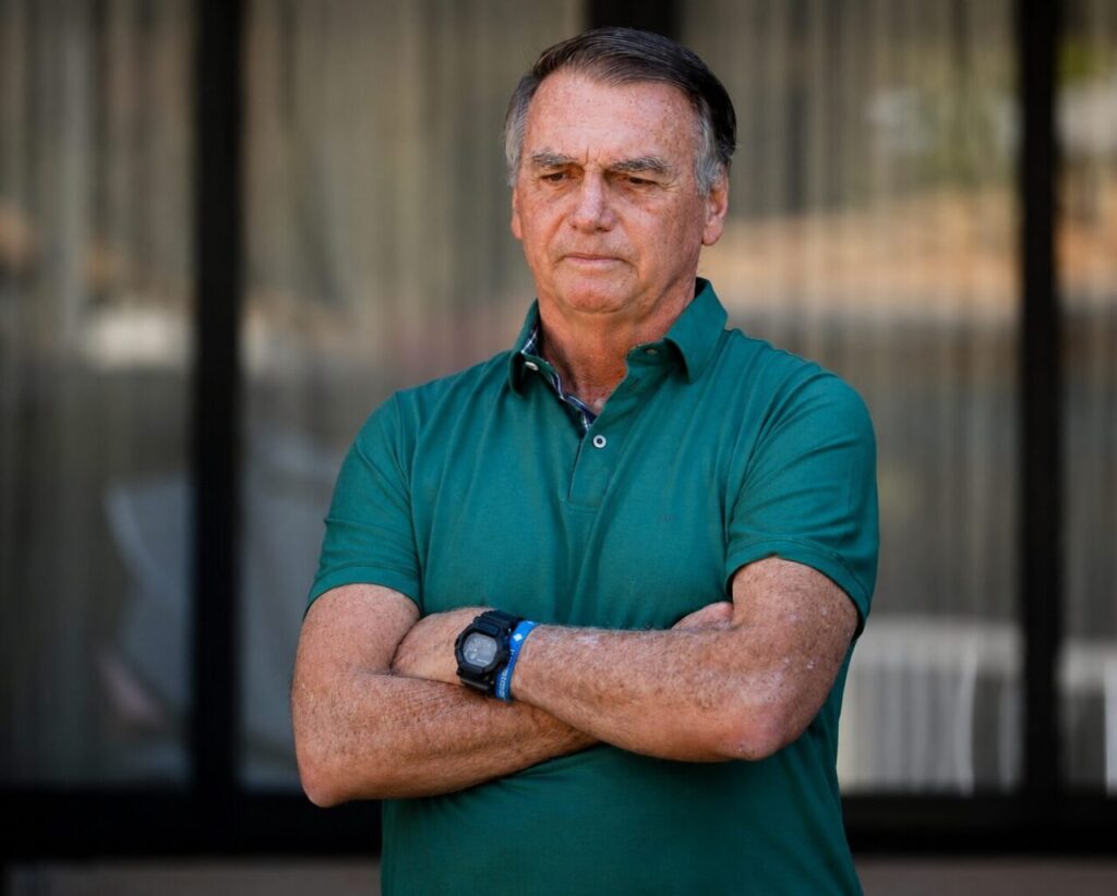 defesa Bolsonaro arma desativada efeitos medicamentos em destaque
